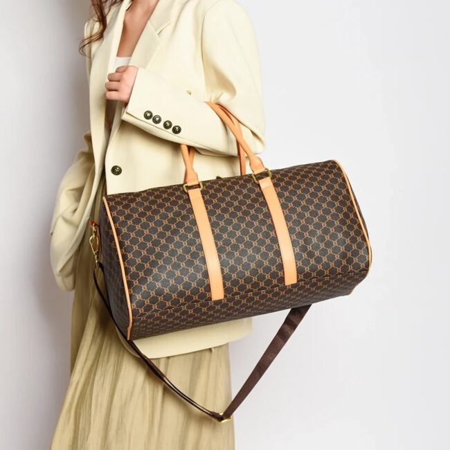 PU Travel Woman Large Capacity Fashion Short Business Trip Tourism Handbag Elegance Going Out Cross Body Bag Fitness